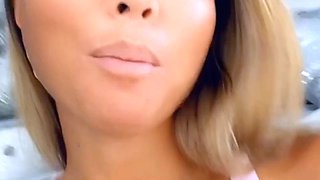 amateur blonde solo webcam