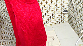 bangladeahi girl pussy shaved in bathroom