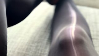 Amateur Foot Fetish Girlfriend Sucks and gives a Footjob