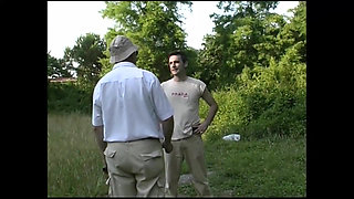 Inglese Slutty Hairy MILF Looking for Big Cocks to Get Fucked in the Park