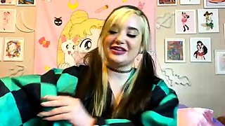 Amateur Blonde Teen Plays Solo with Toy Webcam Porn