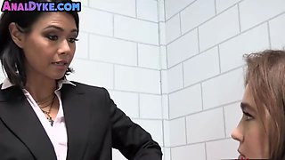 Anal smallltittted hairy dyke fucked anally by toying lesbo