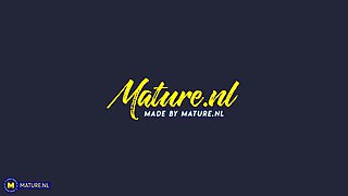 Footfetish Cougar Massages Her Pretty Feet And Masturbates Her Shaved Mature Pussy