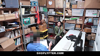 Asian stealer rammed by the guard