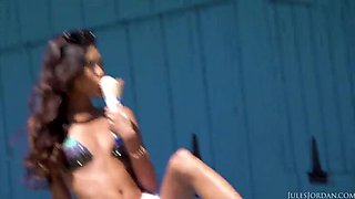 Vina Sky Gets Facial on South Beach - Asian Brunette Deep Throat Outdoors