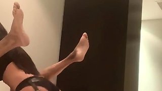 Amateur webcam toying wet pussy