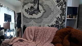 Amateur Webcam Teen Masturbates And Teases