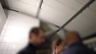 je donne rv a des mecs sur une aire d autoroute pour un dogging