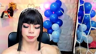 Brunette Couch Webcam Solo Fun Masturbating