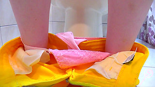 Emily Pissing Farting