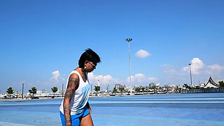 Skateboarding fail of big ass Thai MILF